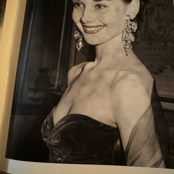 BEAUTIFUL BOOK OF BEAUTIFUL PEOPLE - Picture 2 of 8